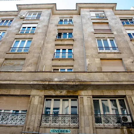Apartment Parliament Side Escape With Complimentary Parking