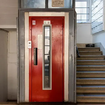Parliament Side Escape With Complimentary Parking